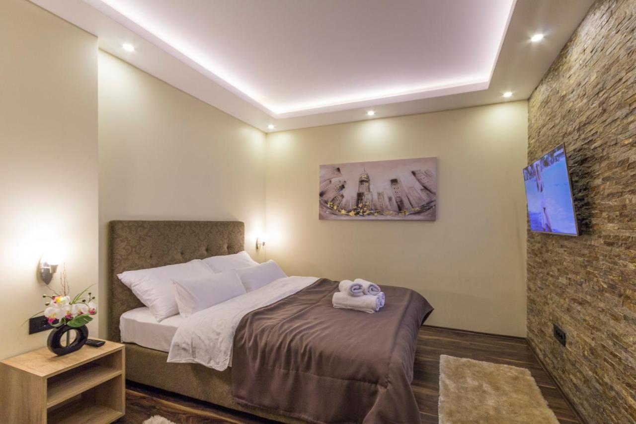 Madison Inn Suites - Wilson'S Square Belgrade Exterior photo