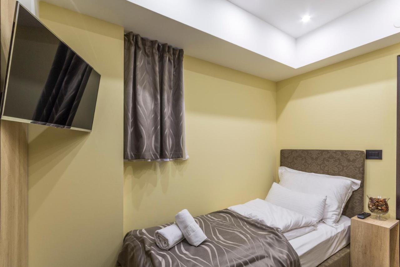 Madison Inn Suites - Wilson'S Square Belgrade Room photo